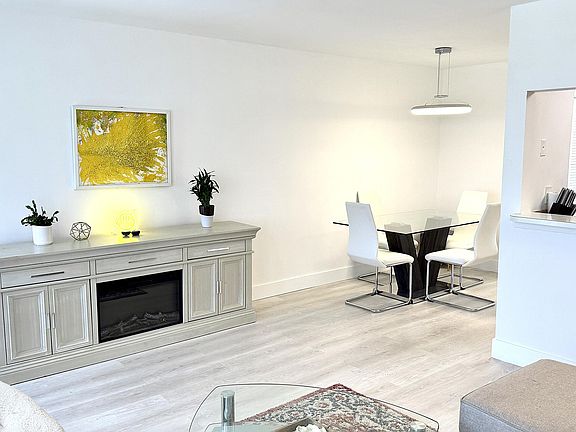 5th image of 78 Harwood H Crescent
