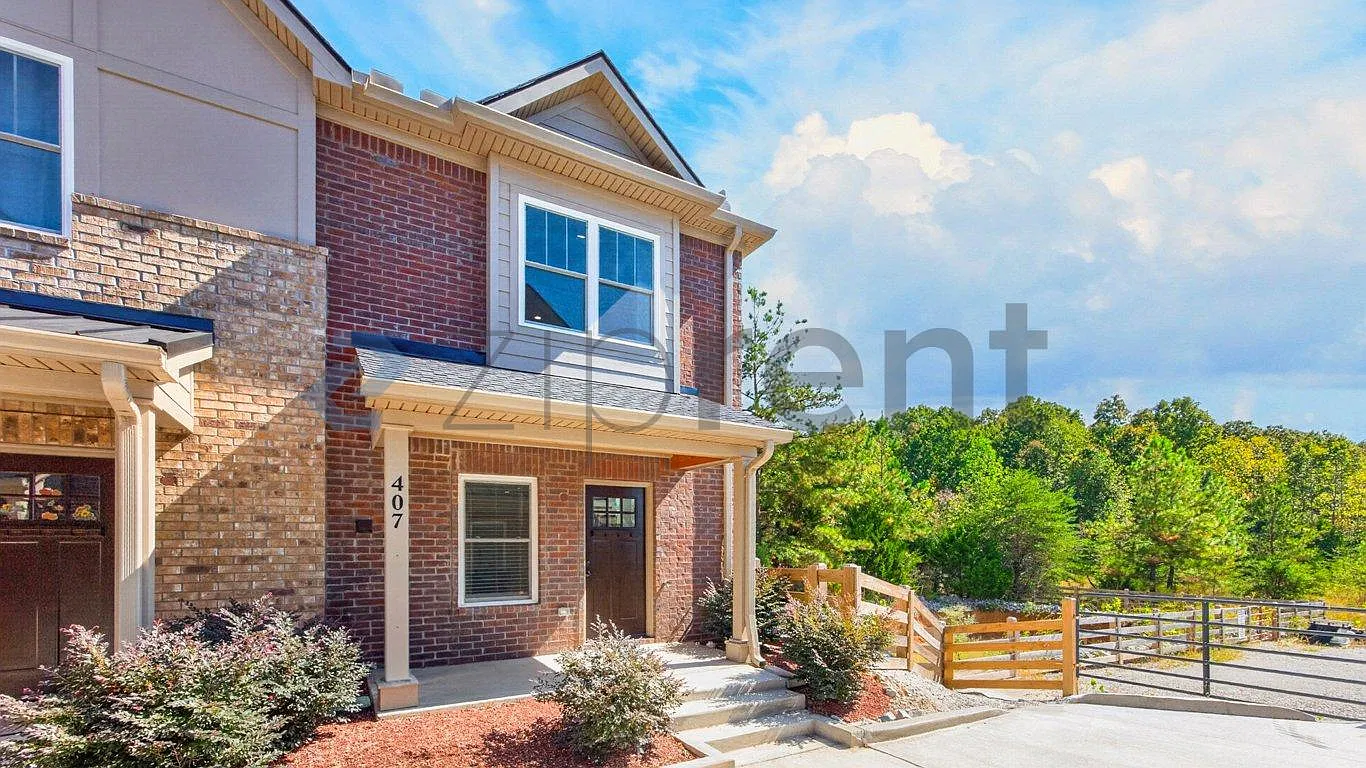 2 bed, 2.5 bath, 1200 sqft, $1,745 — Photo 3