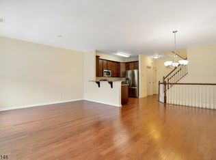 308 Rotando Way #4308, Morris Plains, NJ 07950