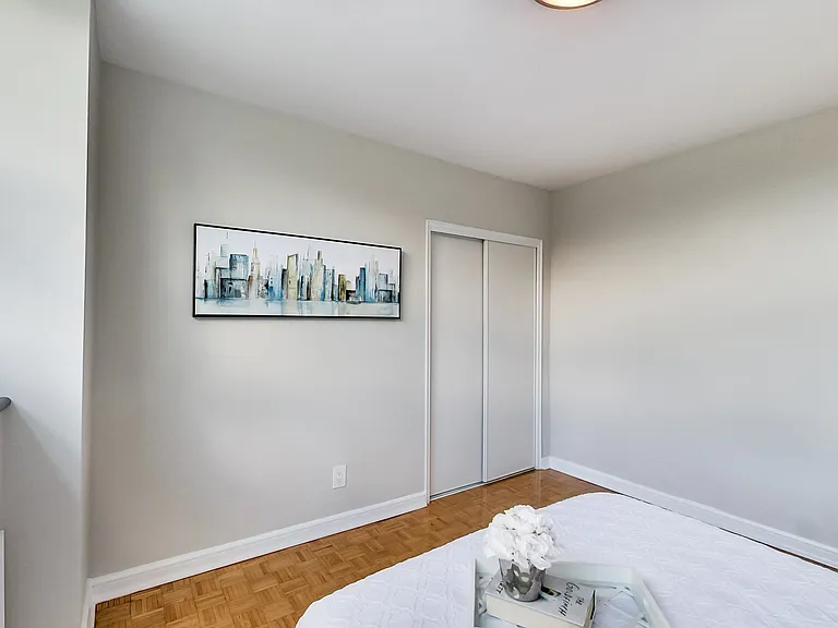 630 Roselawn Ave — Photo 61
