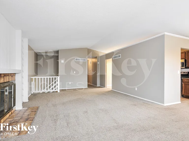 1 Berry Ct — Photo 4