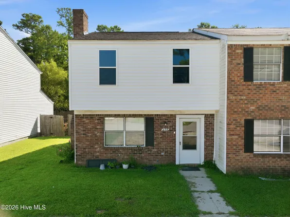 208 Myrtlewood Circle, Jacksonville, NC 28546