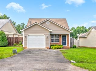 676 Hunters Ln, Hopkinsville, KY 42240
