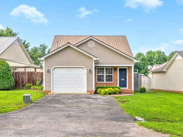 676 Hunters Ln, Hopkinsville, KY 42240