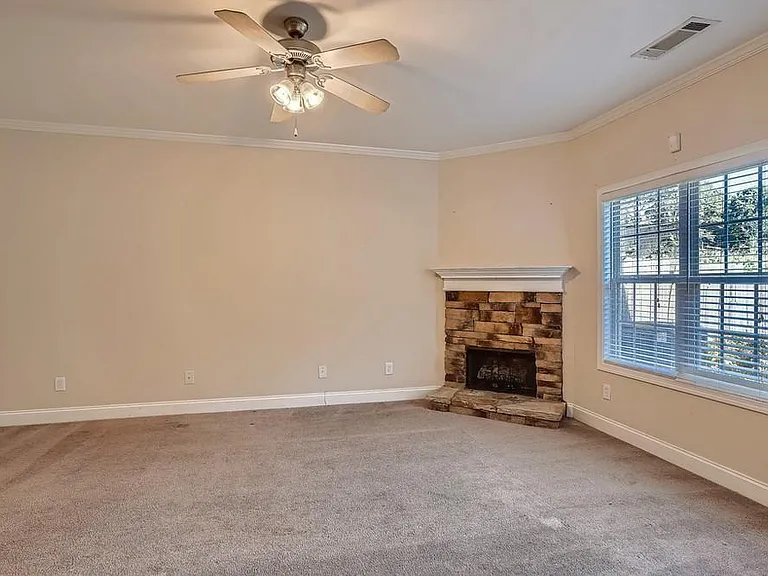 143 Linton Dr — Photo 5