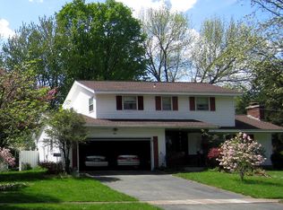 8 Overbrook Ln, Baldwinsville, NY 13027