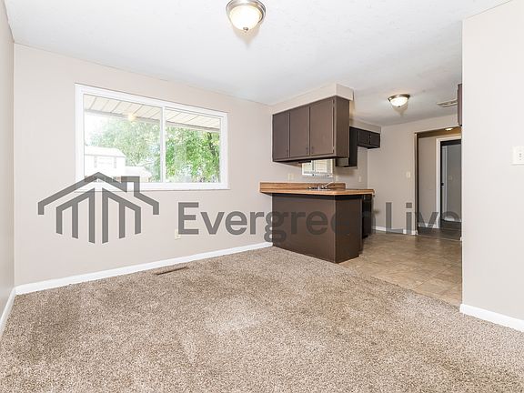 4th image of 3697 Panama Dr