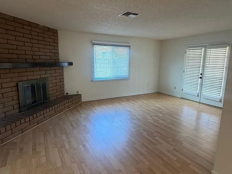 2103 Beechwood Ct — Photo 12