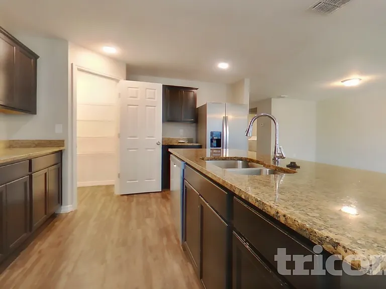 1744 Chatham Green Cir — Photo 5