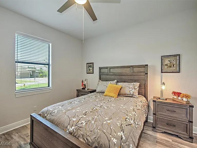 3527 SW 4th Ln — Photo 11