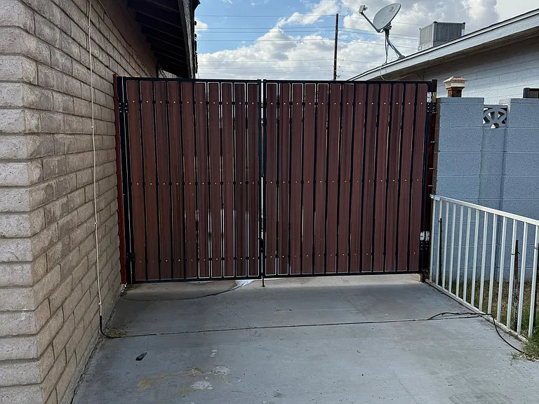 7624 N 44th Dr — Photo 3