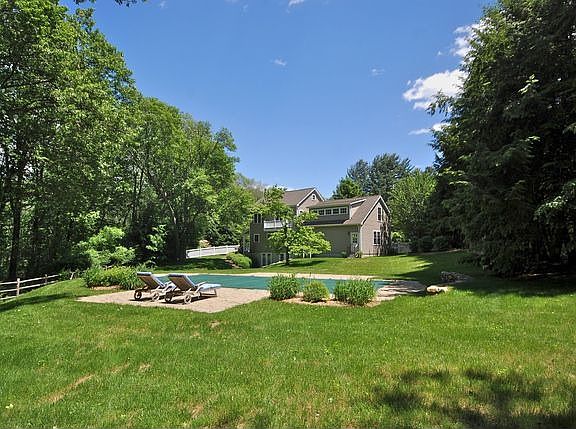 2nd image of 15 Homestead Ln