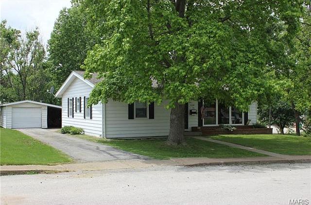 1st image of 471 Circle Dr