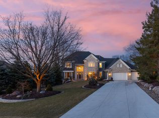 10072 Gristmill Rdg, Eden Prairie, MN 55347