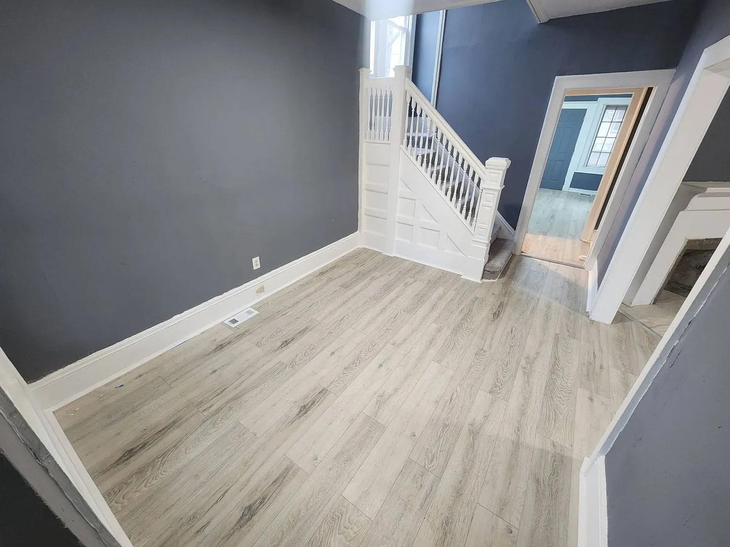 Beautiful 4-Bedroom Family Home $200 Move-In Special + 13-Month Lease Bonus! — Photo 3