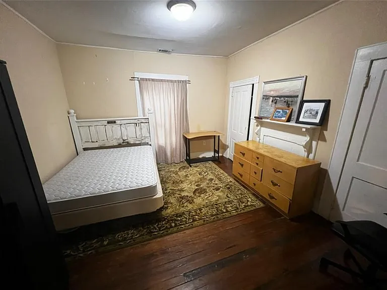 1059 Hampton St NW — Photo 10