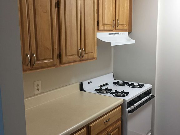 4th image of 3609 28th Ave APT 3R