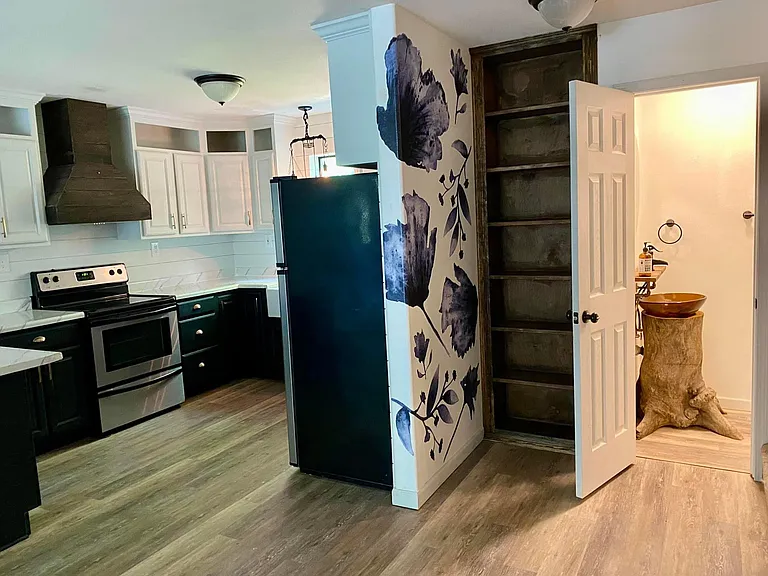 2700 Roland Rd — Photo 16