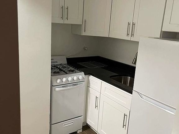 2nd image of 307 E 89th St APT 6H