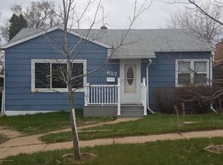 627 4th Ave W, Dickinson, ND 58601
