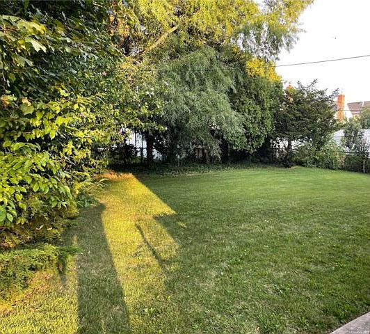 2nd image of 7915 268th St
