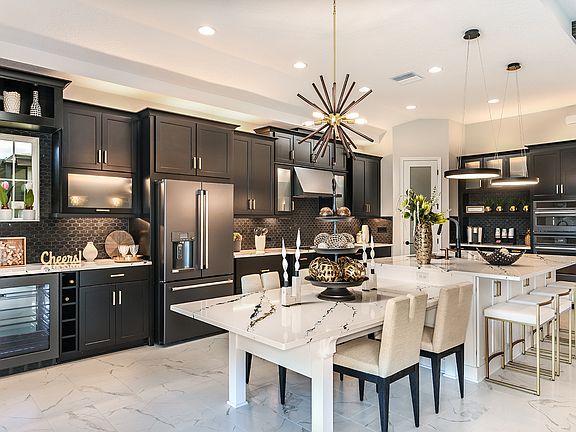 Gourmet Kitchen Bayshore II at Triple Creek