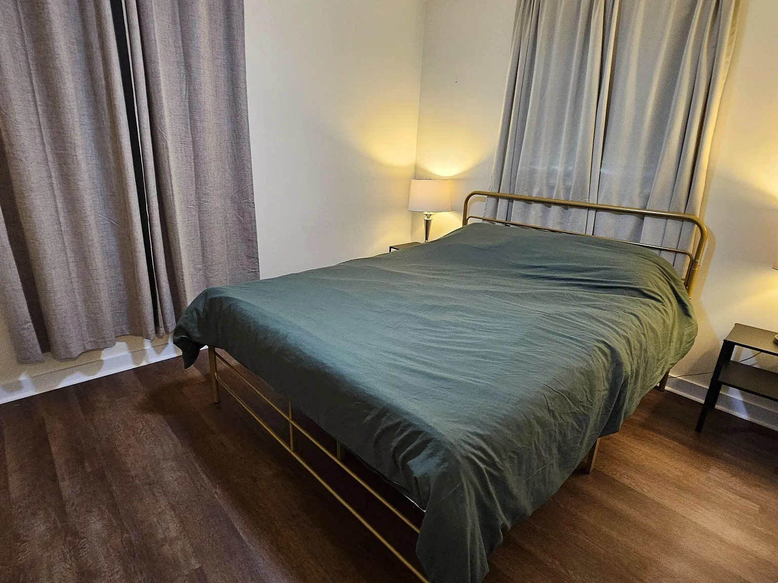 2 bed, 1.0 bath, 1290 sqft, $1,274 — Photo 1