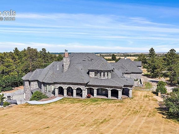 2nd image of 1175 Castle Pointe Dr