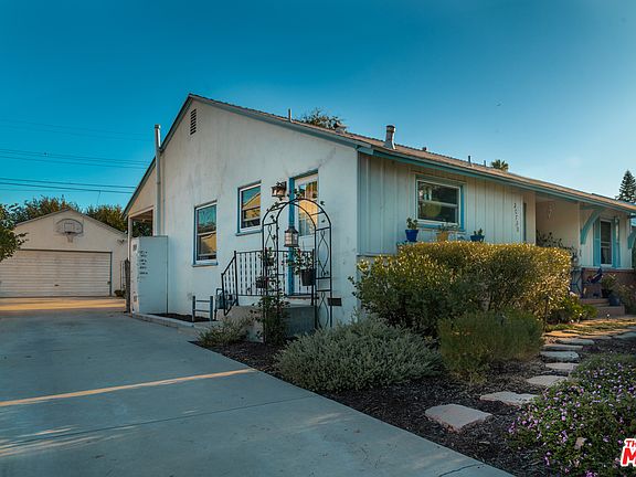 2nd image of 20738 Archwood St