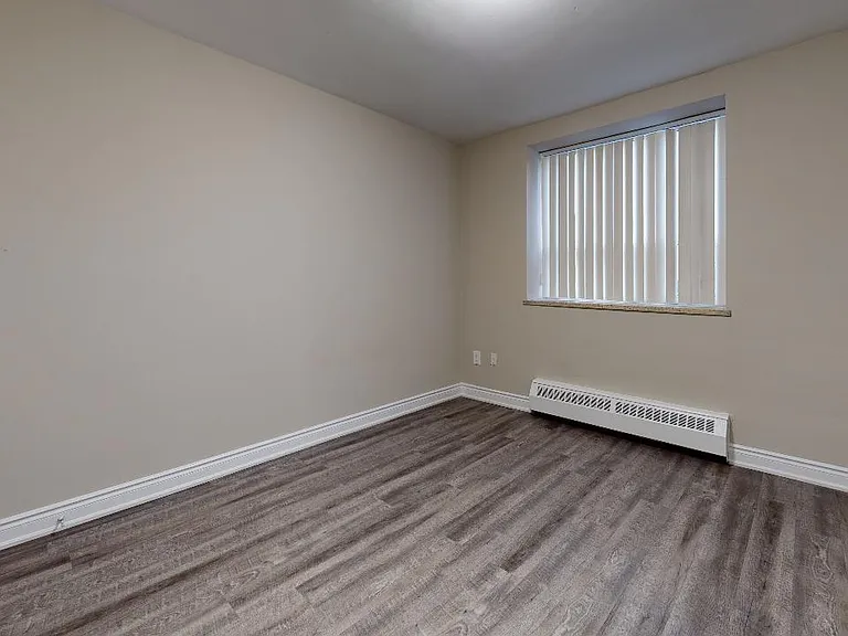 455 Maple Ave — Photo 7