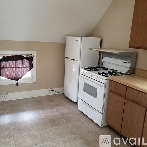 1st image of 408 Broadway St