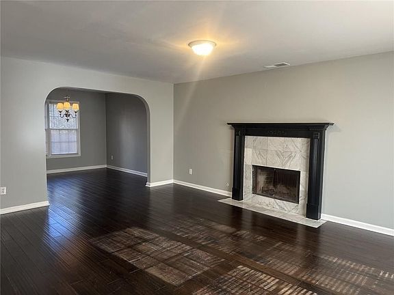 2nd image of 505 Oxford Crest Ct