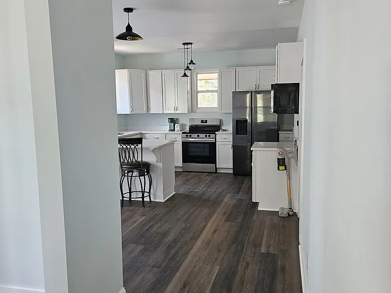 619 W Bell St #A — Photo 7