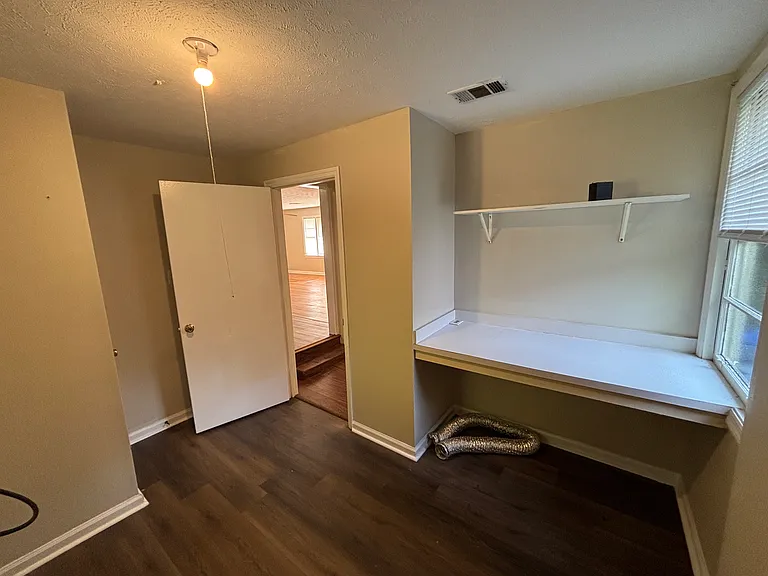 2673 Fernwood Ave — Photo 5