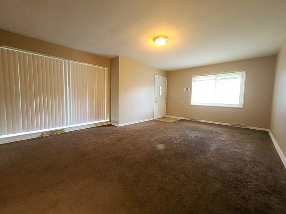 5th image of 364 Merrill Ave