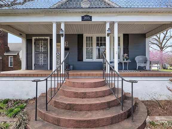 3rd image of 205 N Virginia St