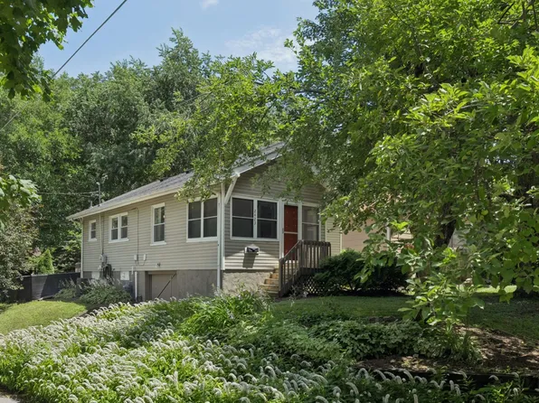 2423 35th St, Des Moines, IA 50310