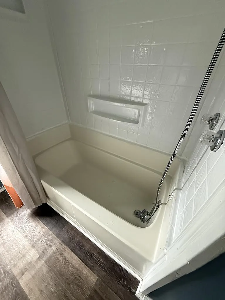 2 bed, 1090 sqft, $1,395 — Photo 4