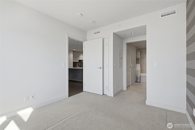 5th image of 583 Battery Street #1505N