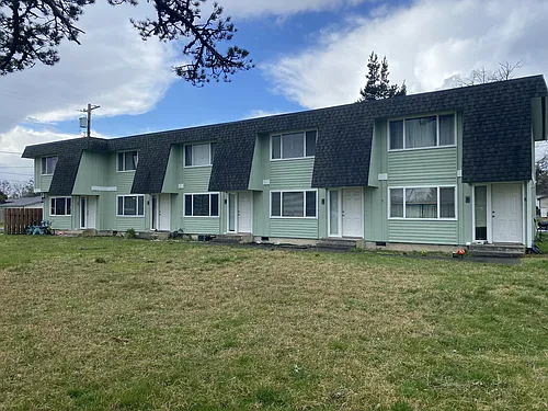 210 W Pacific Ave Photo 1
