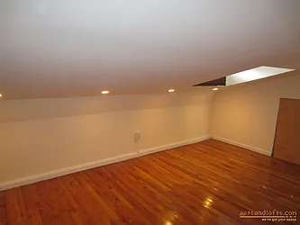 Rented by aptsandlofts.com