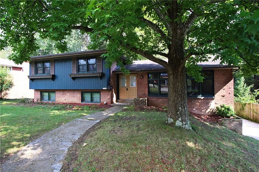 1245 Northwestern Dr photo 1