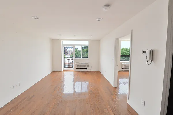 Rented by Peter Ashe | media 21