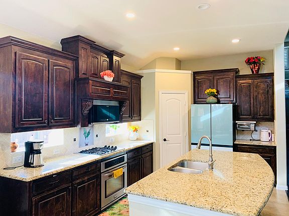 4th image of 1076 Echo Bend Ct