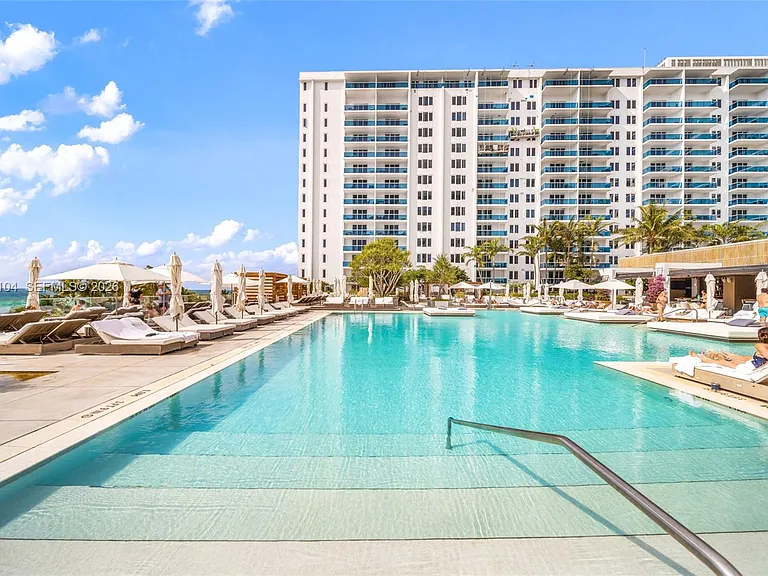 2301 Collins Ave #1030 — Photo 26
