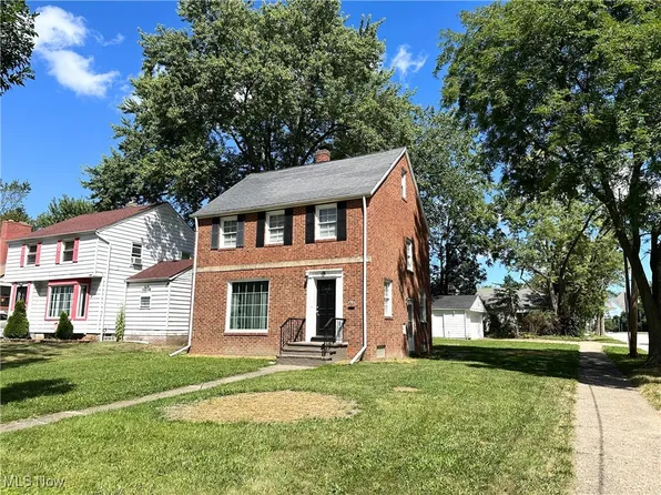 20715 Ridgewood Ave, Beachwood, OH 44122
