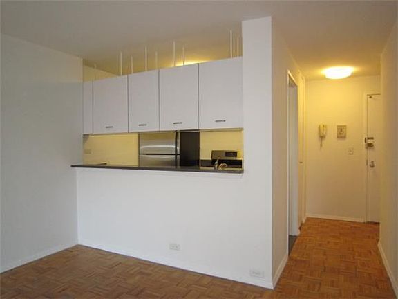 3rd image of 445 5th Ave #14A