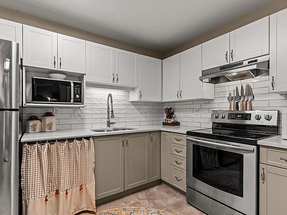 3rd image of 20200 54a Ave #209