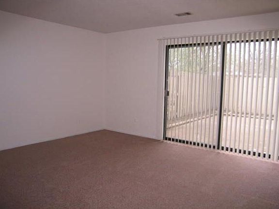 3rd image of 7486 Country Brook Dr