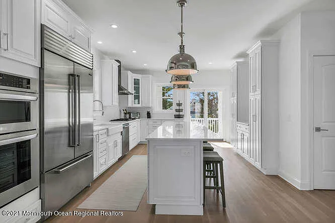 916 Ocean Ave #WEEKLY PRICE — Photo 13